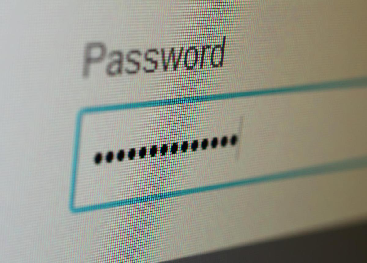 AZURSERVICEINFO à Menton vous aide à sécuriser vos mots de passe. Contactez-nous pour des solutions informatiques adaptées à vos besoins.