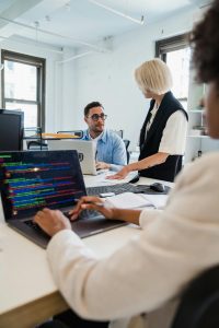 Découvrez nos services de conseil et d'expertise informatique à Menton et Roquebrune Cap Martin. Optimisez votre entreprise avec des solutions sur mesure.